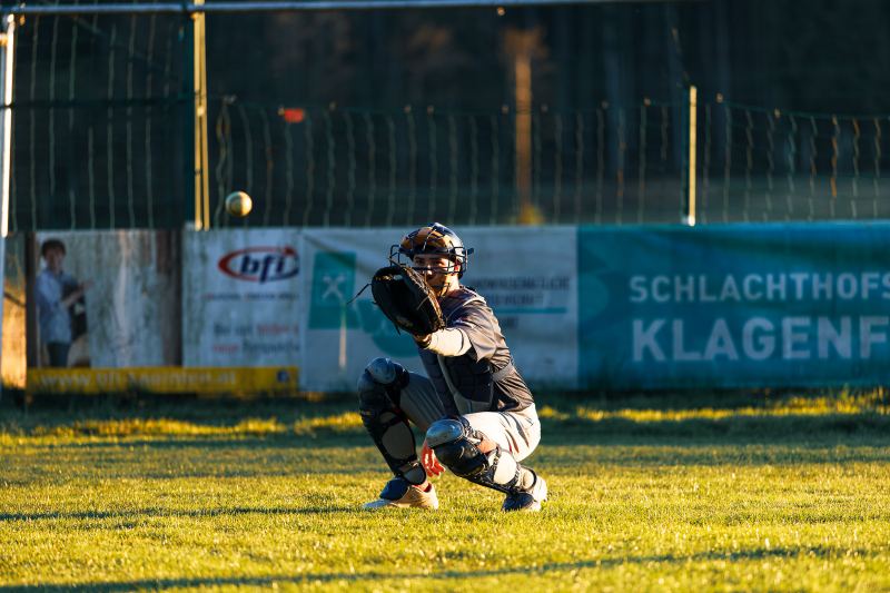 Catcher fängt den Ball
