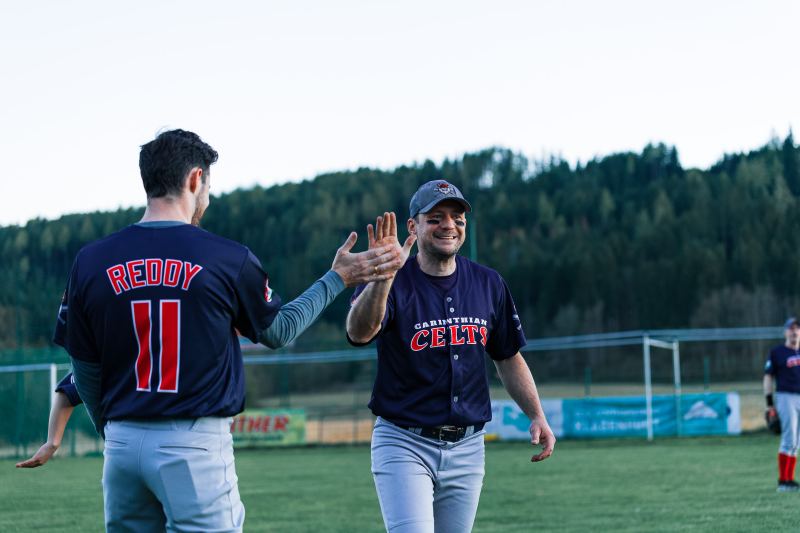 High five zwischen zwei Spielern